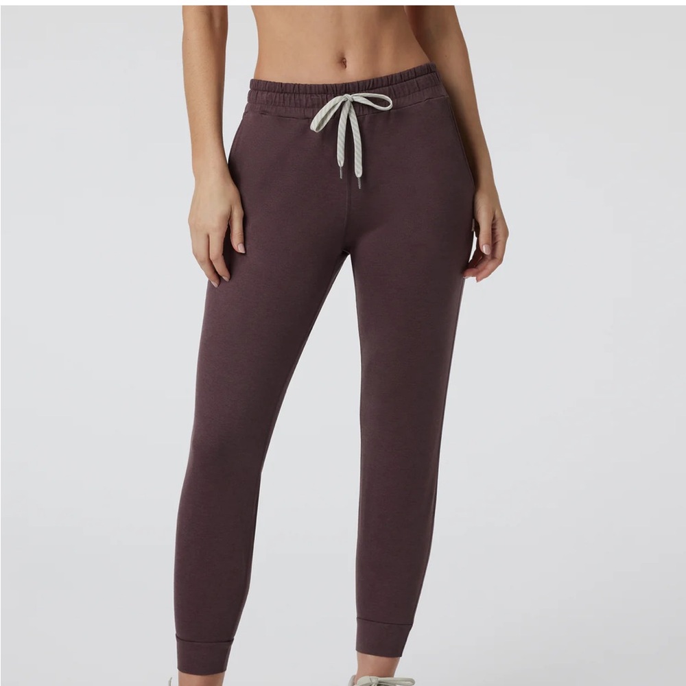 NWOT Vuori joggers in size Medium. Buttery soft!